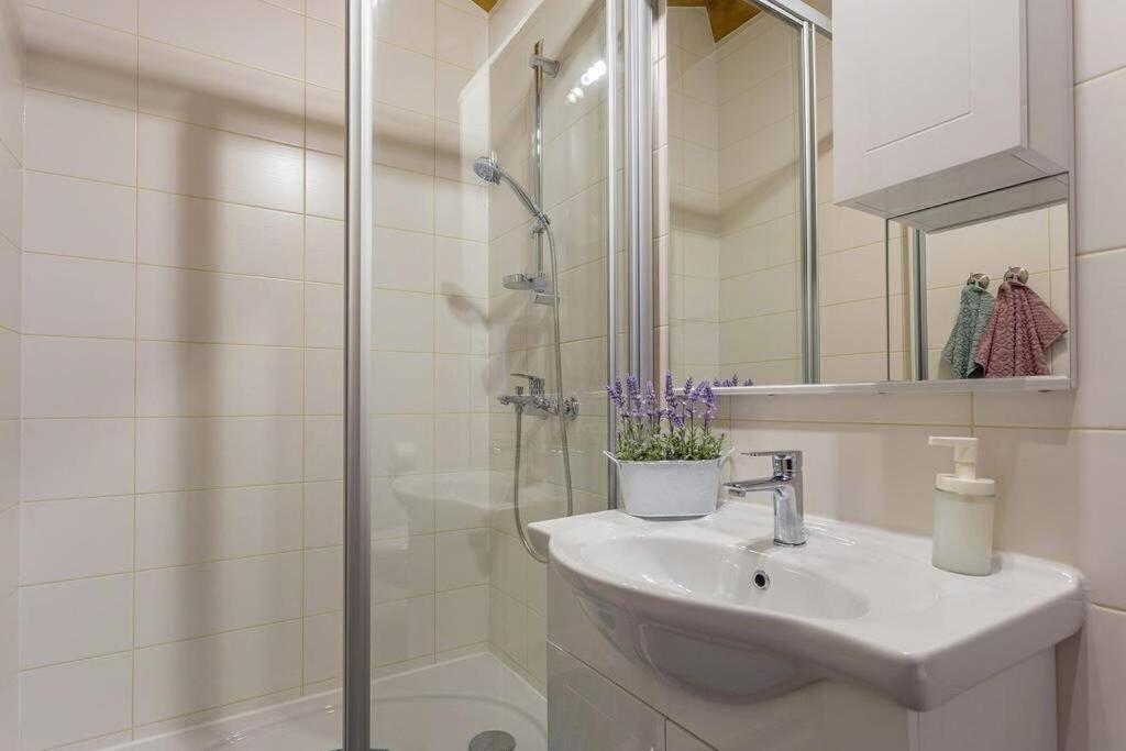 House Kristina **** Villa Burici Ngoại thất bức ảnh
