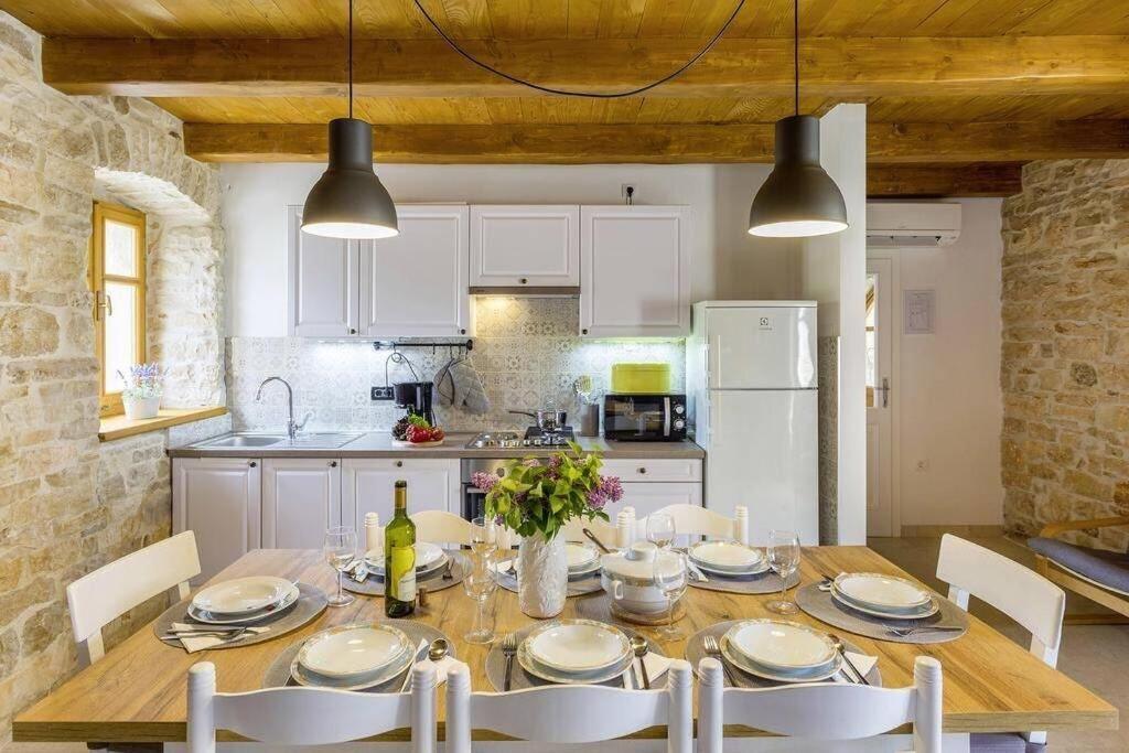 House Kristina **** Villa Burici Ngoại thất bức ảnh