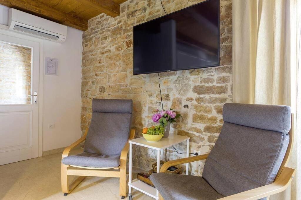 House Kristina **** Villa Burici Ngoại thất bức ảnh
